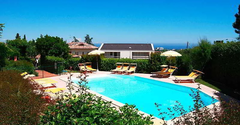 Aparthotel Residenze Al Colle Dei Pini Riccione Italien